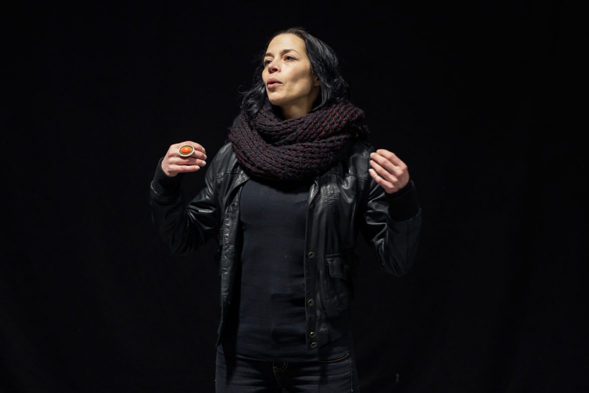 Stefanie Buld, Projektleiterin, bei einer Theaterübung