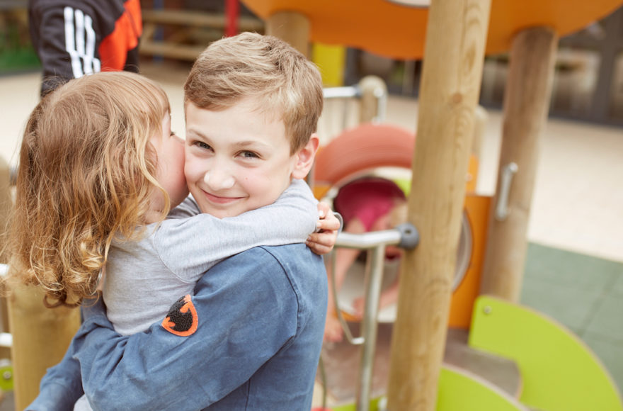  Integrationshelfer:innen im Kindergarten Bildidee 