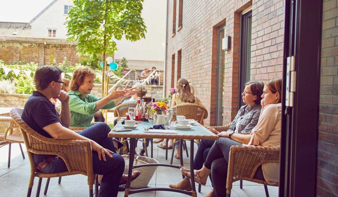 Mathildenstift Muenster Garten Cafe Tische