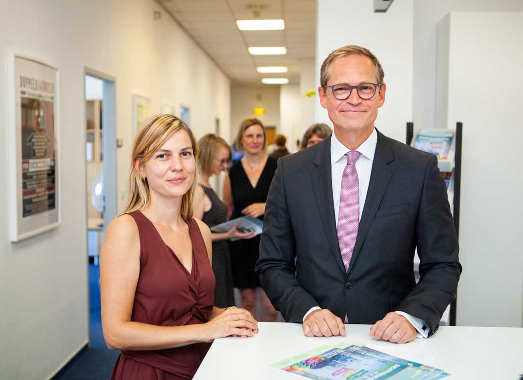 Michael Müller besuchte "Raus aus der Grauzone" in Berlin