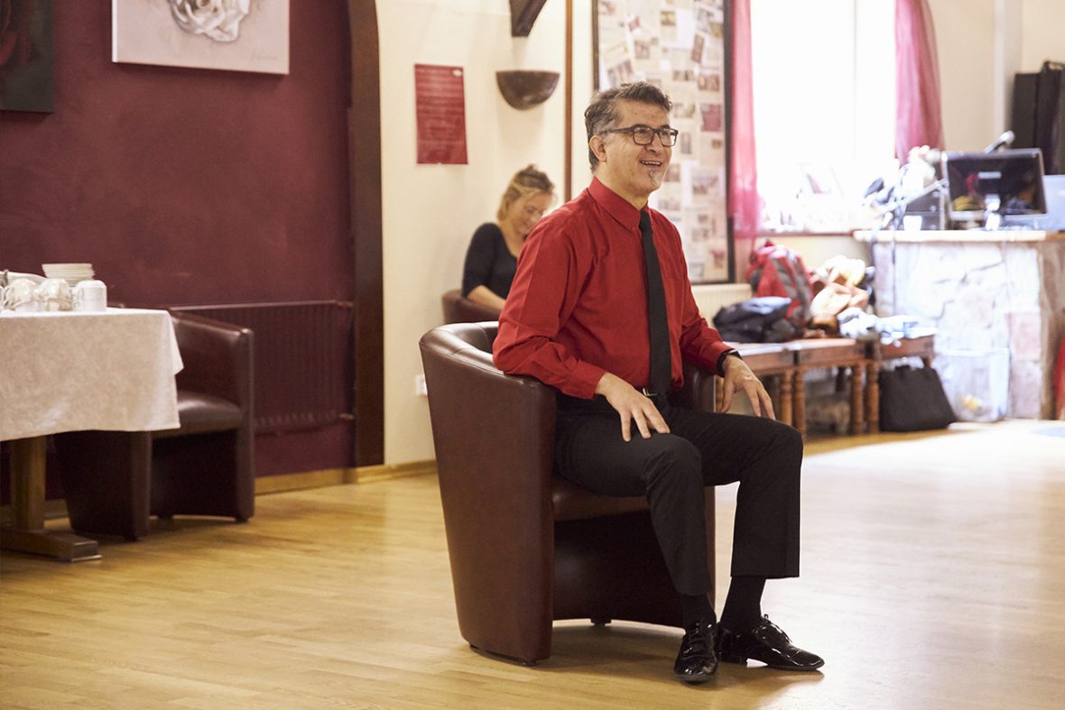 Tanzlehrer Yurdakul Ersaracoglu im Tanzstudio Yurita
