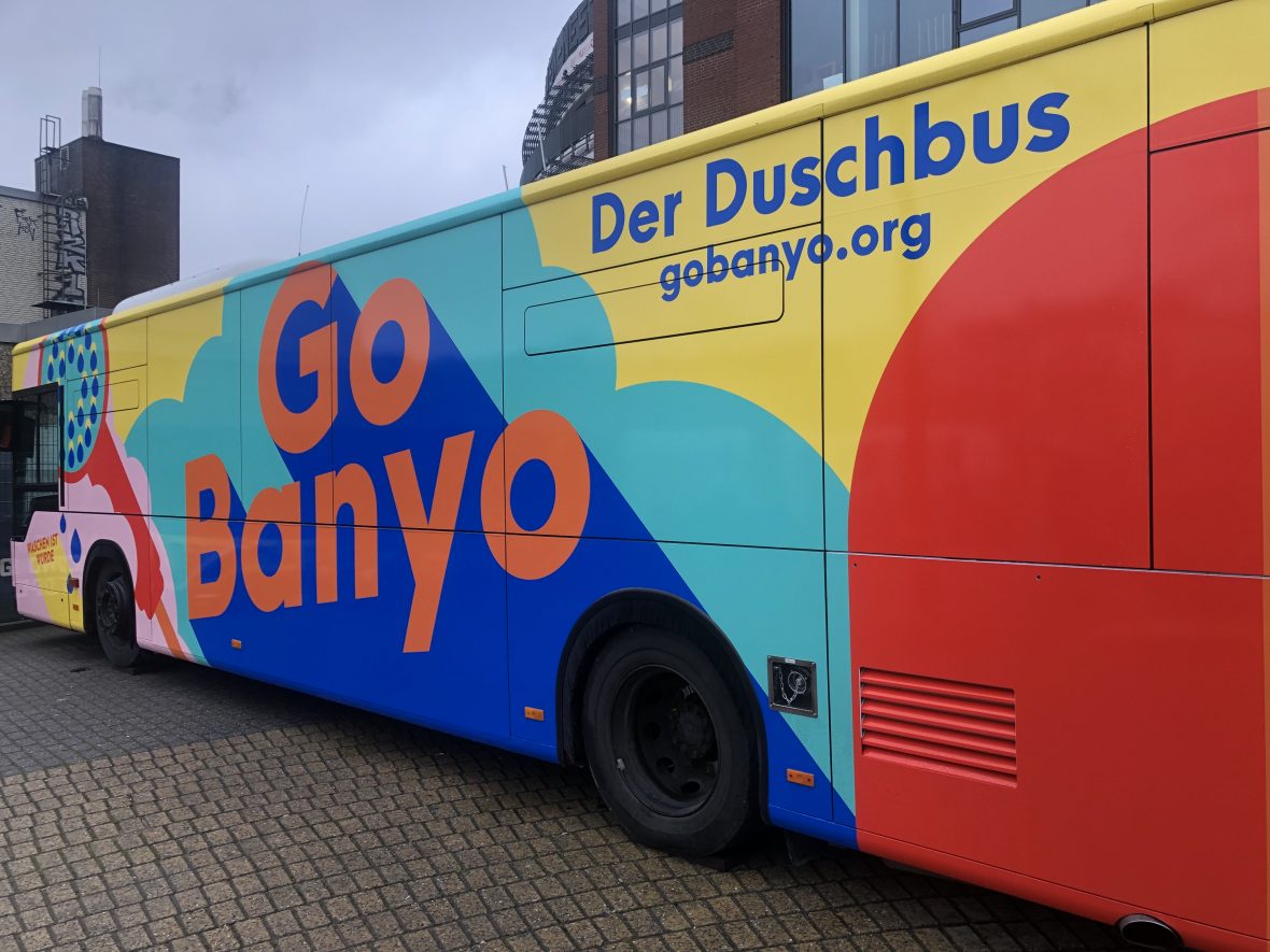 Der Duschbus von GoBanyo ist ab sofort in Hamburg unterwegs.
