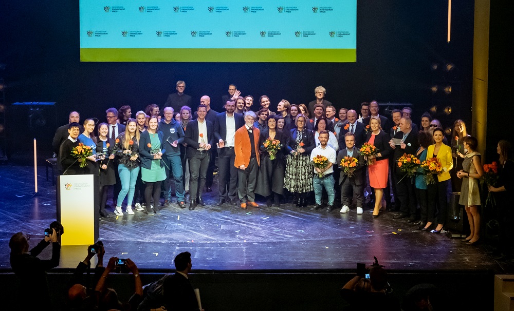 Abschlussbild Preisverleihung Deutscher Engagementpreis 2019 Foto Svea Pietschmann